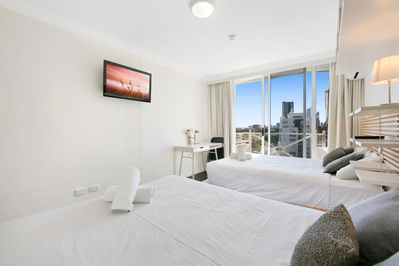 Cosy Studio In Broadbeach With Pools, Sauna & Gym